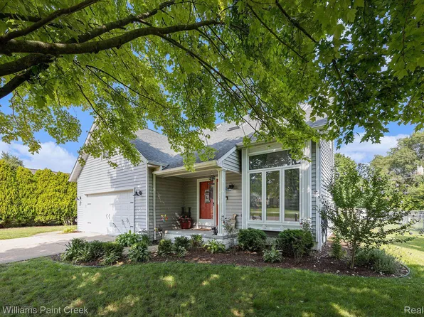 5063 June Dr, Almont, MI 48003