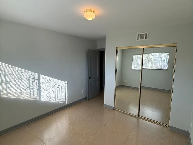 11725 Monogram Ave — Photo 17