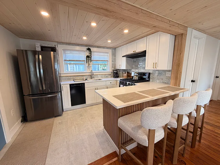20 Grant St — Photo 4
