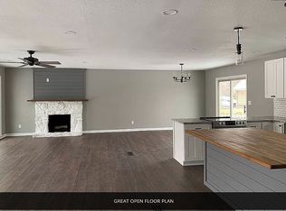 4451 NW 51st Ct, Topeka, KS 66618