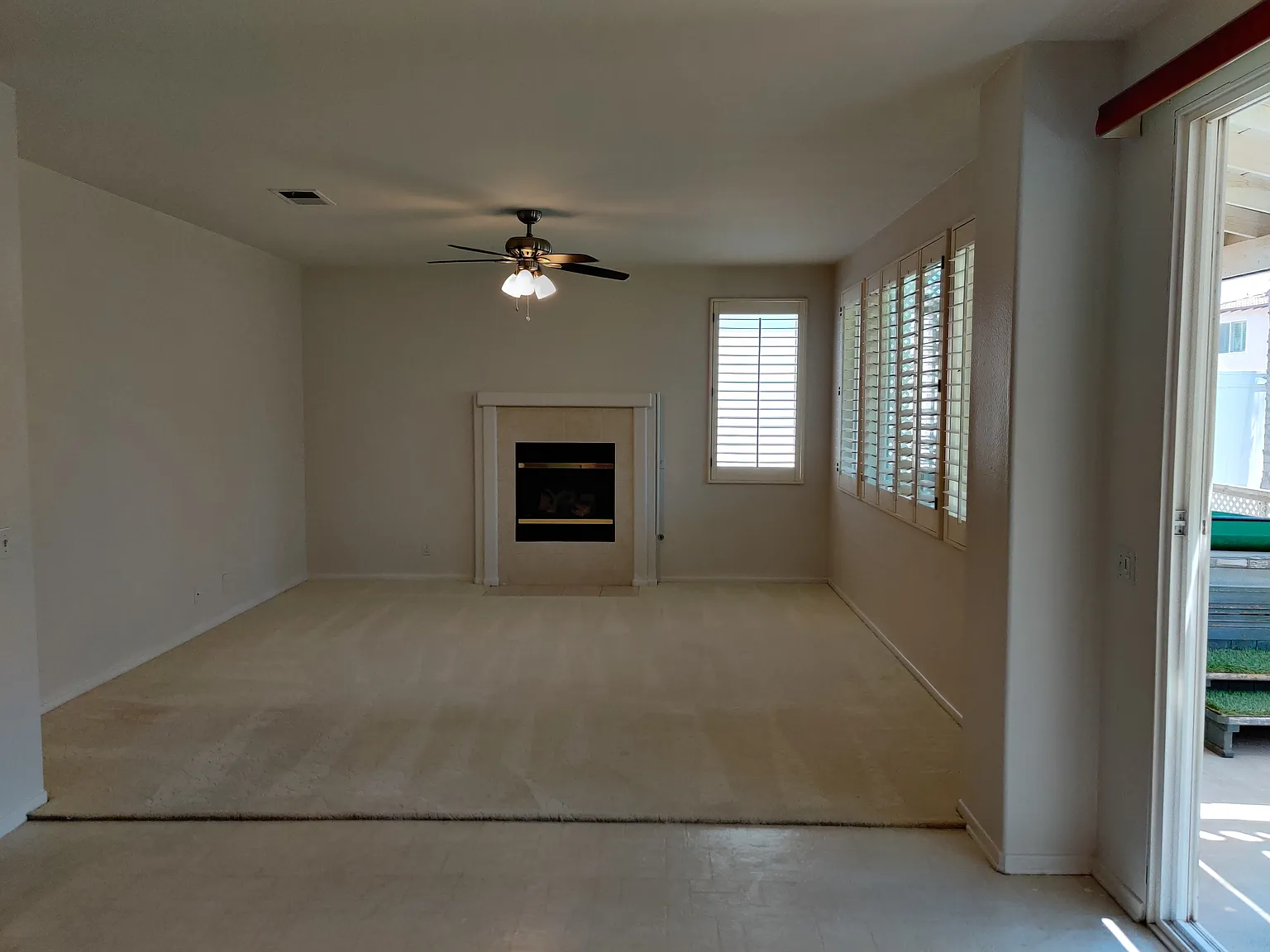 5 bed, 3453 sqft, $3,695 — Photo 2