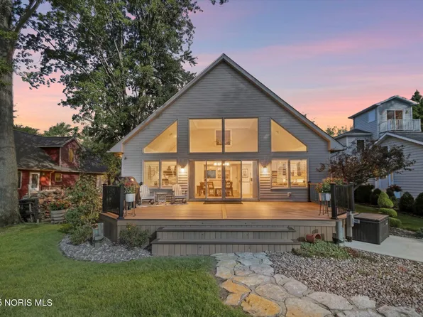 1324 S Dubbert Rd, Pt Clinton, OH 43452