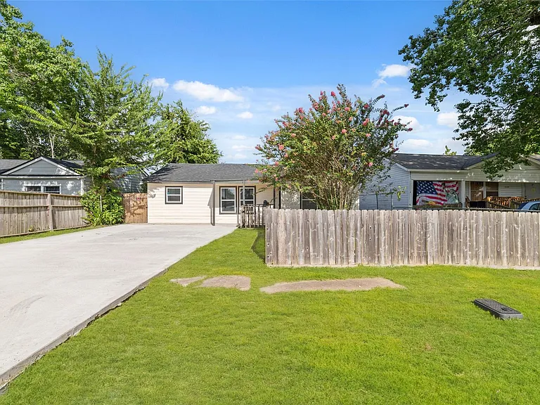 7125 Conley St — Photo 2