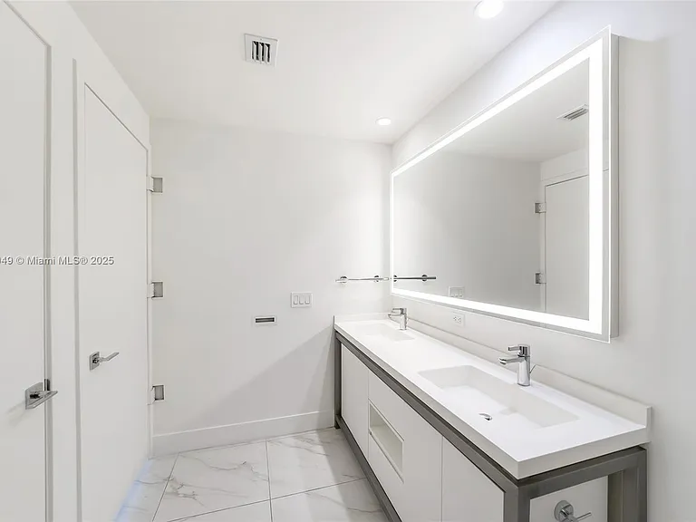 2000 Metropica Way #306 — Photo 21