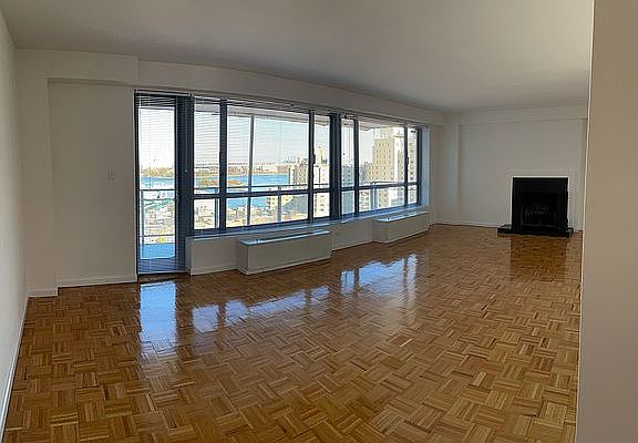 3rd image of 501 E 87th St APT 18B