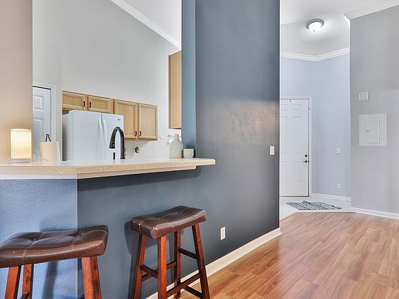 3rd image of 1007 Royal Troon Ln