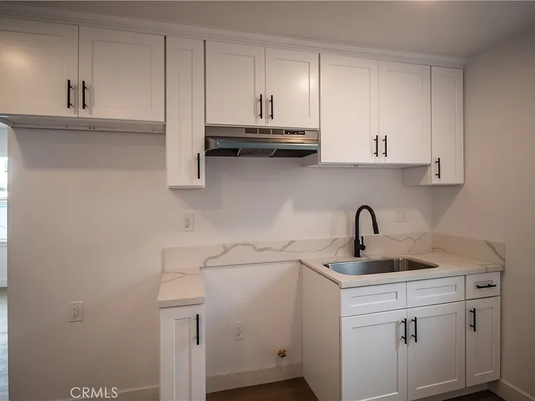 2214 Continental Ave — Photo 7