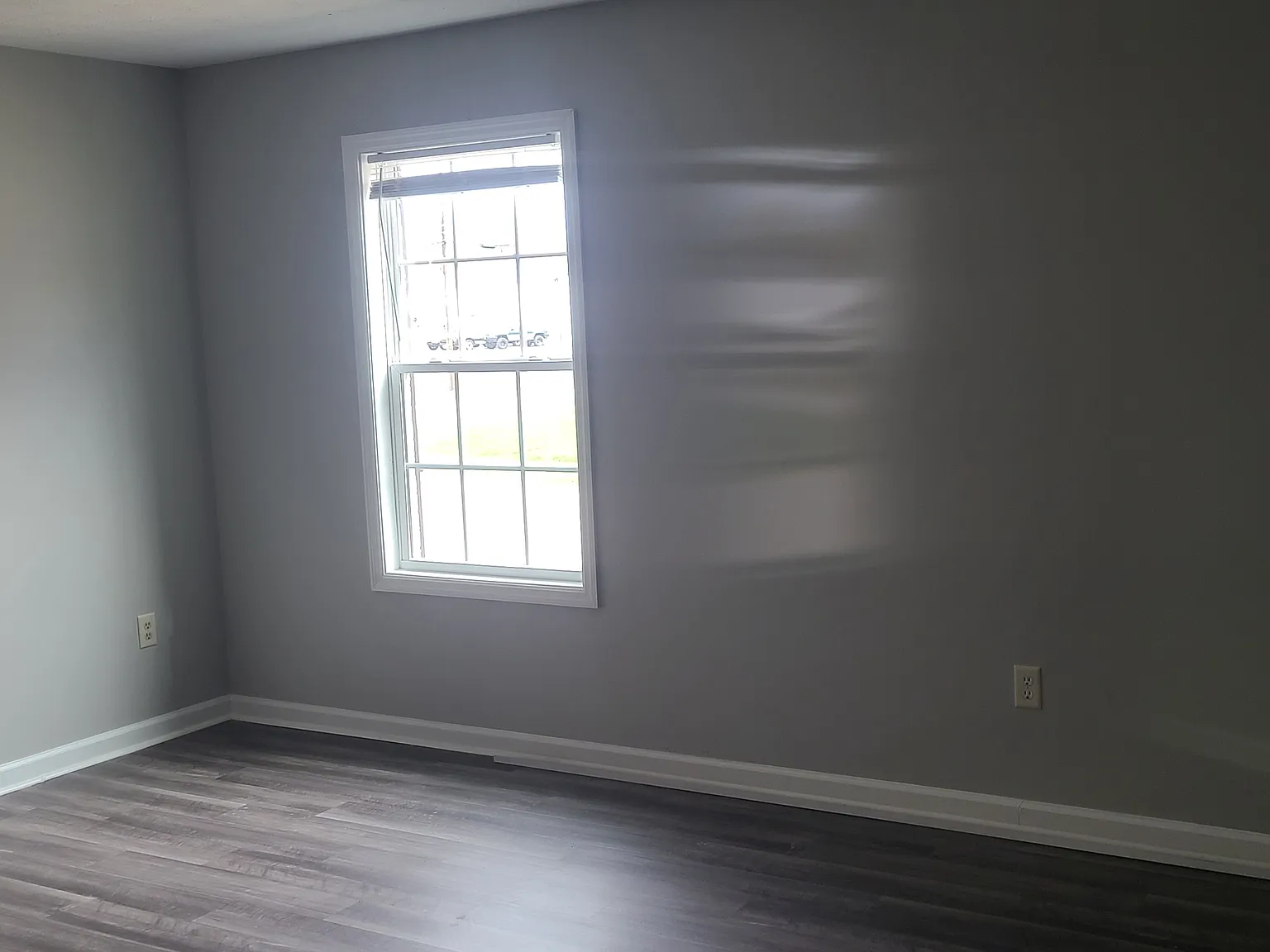 3 bed, 1.5 bath, 1200 sqft, $1,150 — Photo 3