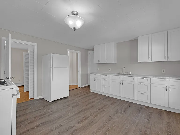 21 Pleasant St #25 — Photo 1