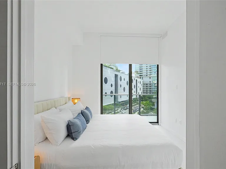 501 NE 31st St #302 — Photo 14