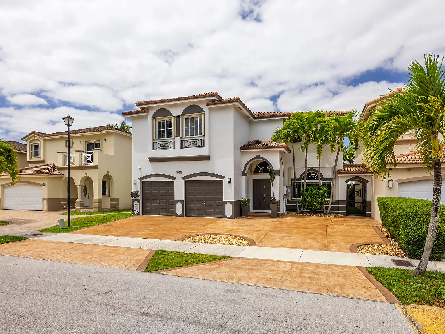 5 bed, 2624 sqft, $5,000 — Photo 1