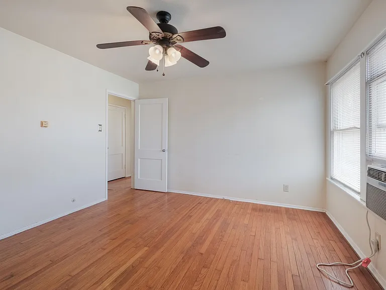 327 Olney Dr — Photo 11