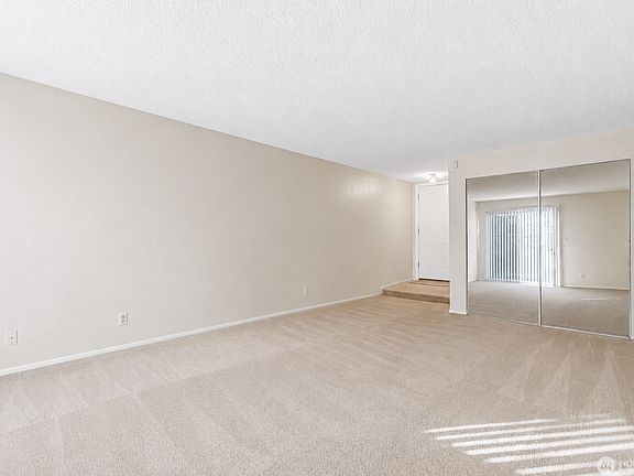 3rd image of 2901 27th Pl SE