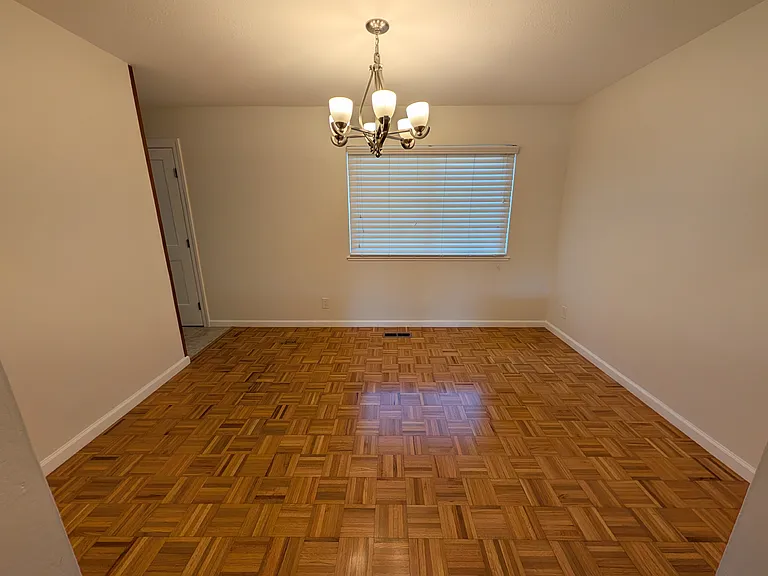 Dining room facing Hollenbeck.