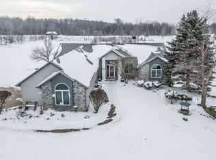 325 W Shoaff Rd, Huntertown, IN 46748