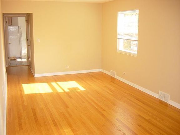 3rd image of 6103 N Meade Ave #1