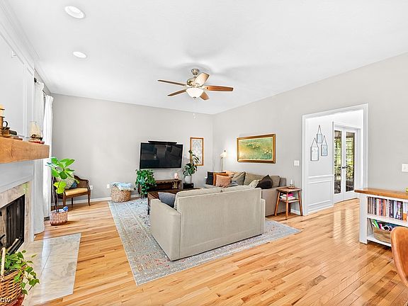 5th image of 1006 Orchard Ln