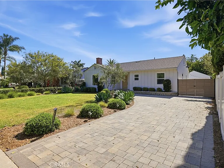 2311 Valencia St — Photo 4