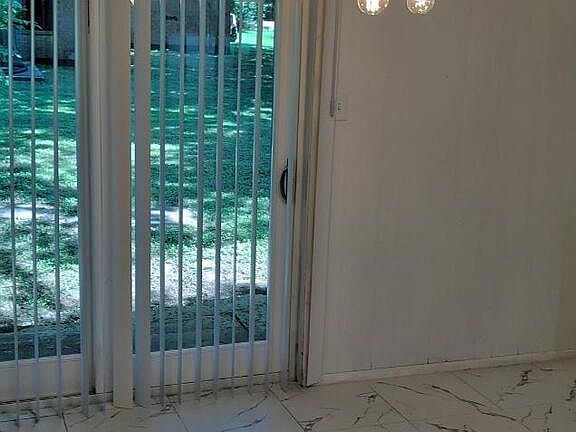5th image of 107 Thomas St