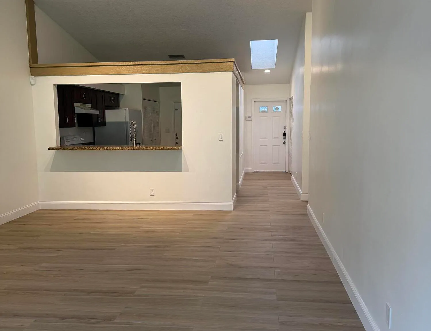 2 bed, 2.0 bath, 1230 sqft, $2,895 — Photo 2