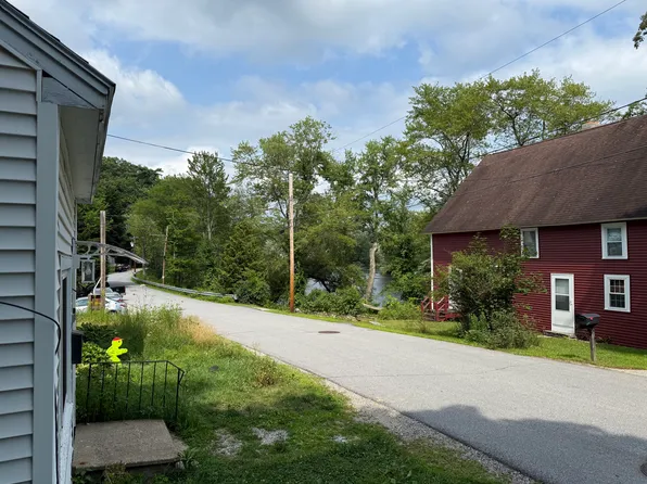 15 Eel St #A, Concord, NH 03303