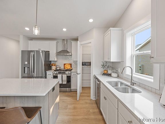 5th image of 980 Scioto Dr NW #4