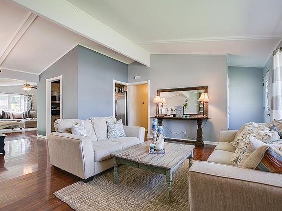 5th image of 1732 Beach Dr SE