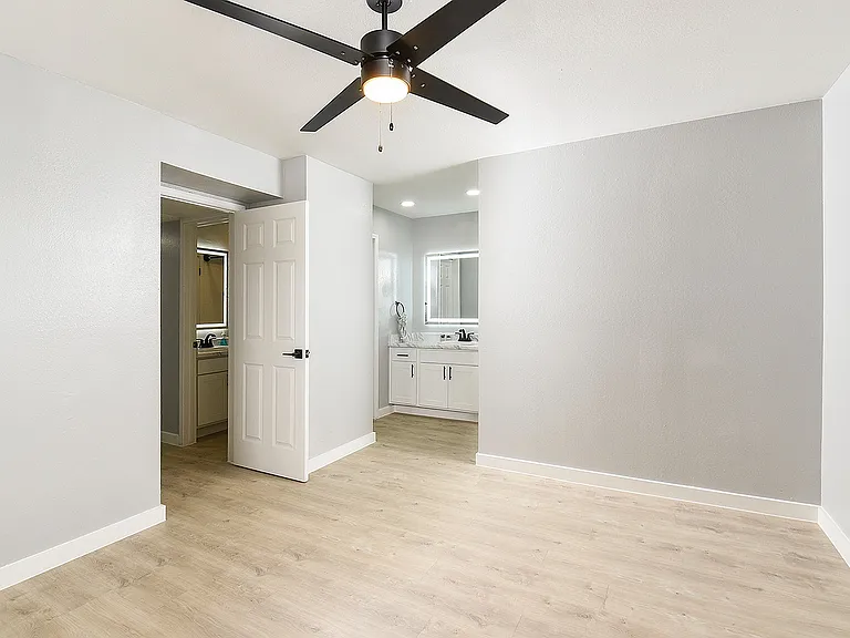 Stoneleigh Apartments — Photo 15