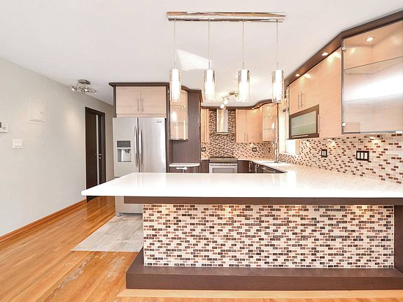 5th image of 2369 E 19th St