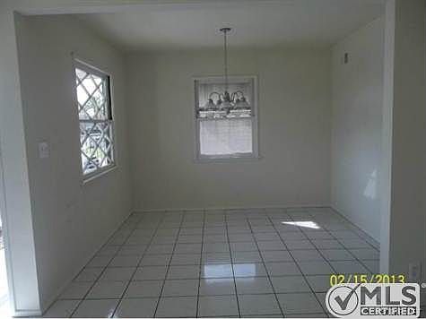 5th image of 1425 E La Palma Ave