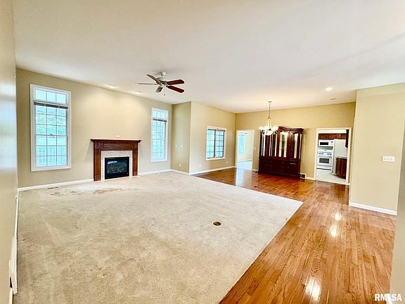 2nd image of 4212 Newbury Ct