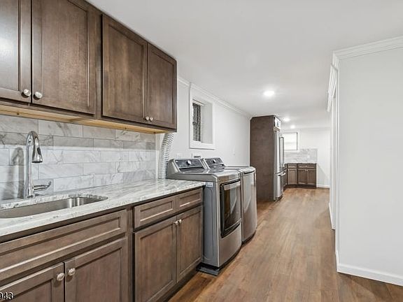 5th image of 346 Arlington Ave