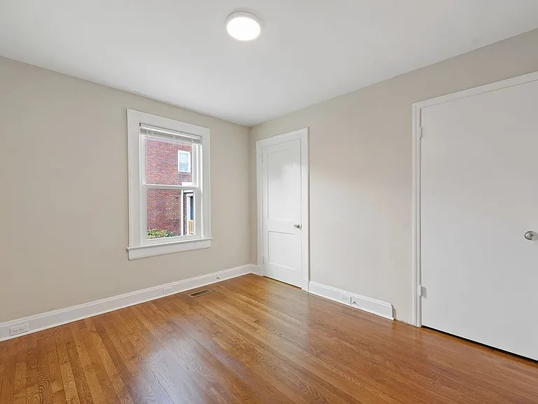 215 W Geer St — Photo 12