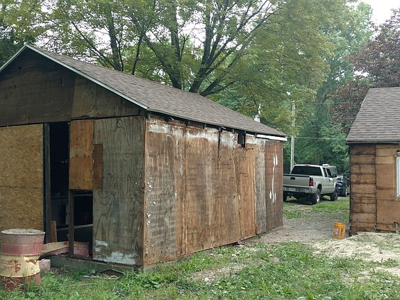 4th image of 4124 Greenbay Dr