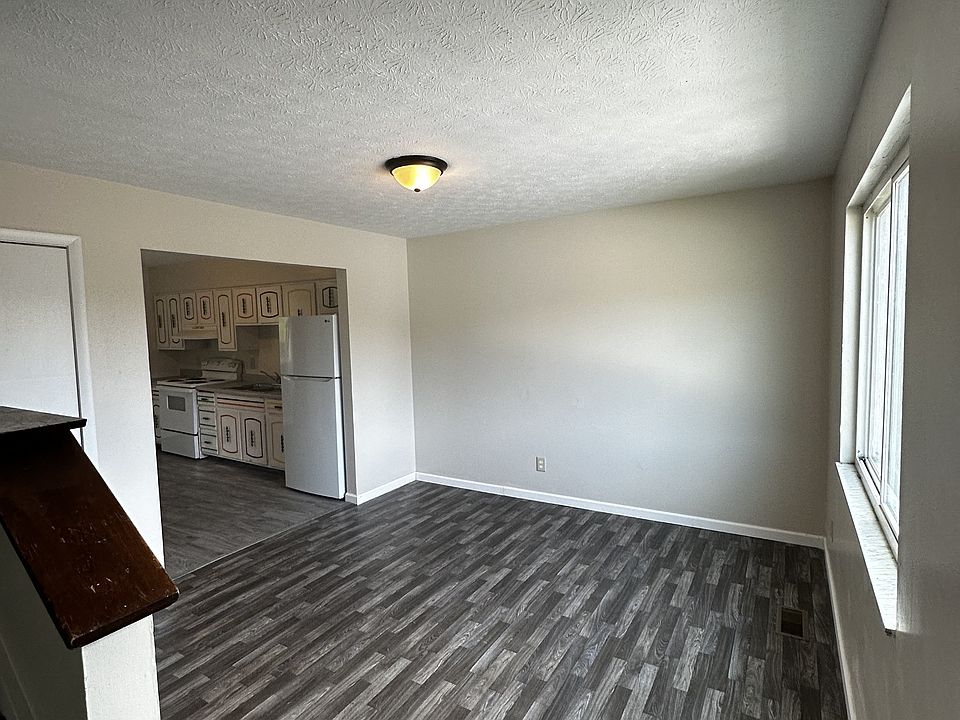 1st image of 640 Cross Lanes Dr APT 2
