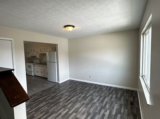 640 Cross Lanes Dr APT 2, Nitro, WV 25143