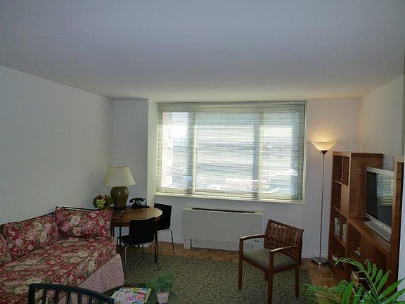 4th image of 1500 Lexington Ave APT 9c