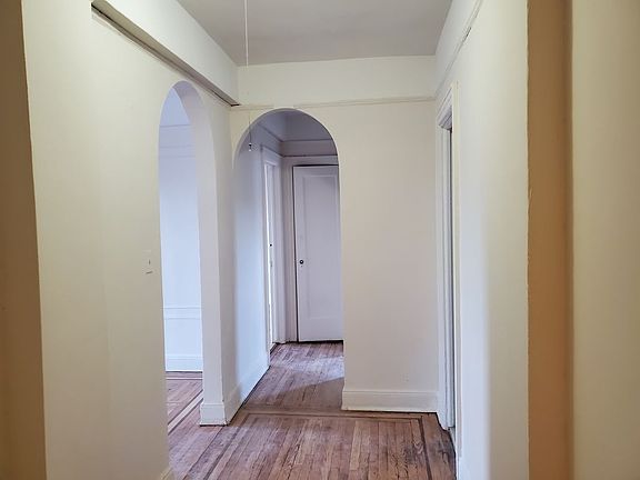 4th image of 41-25 44th St APT E4
