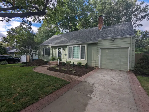 4221A Oxford Rd #A, Prairie Village, KS 66208