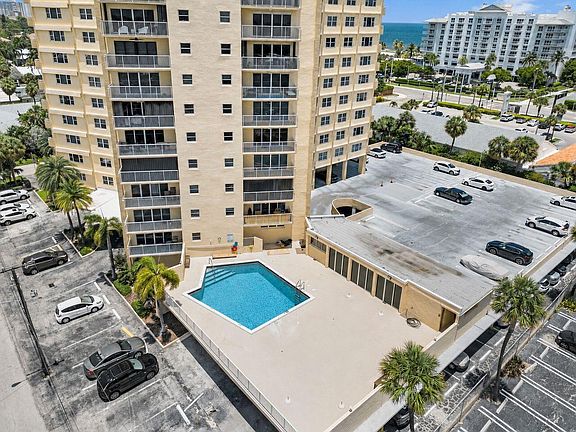 3rd image of 1200 HIBISCUS Avenue #1406
