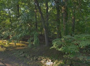 60 Woods Ln, Colonia, NJ 07067