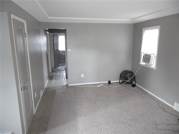 3rd image of 4424 E 154th St