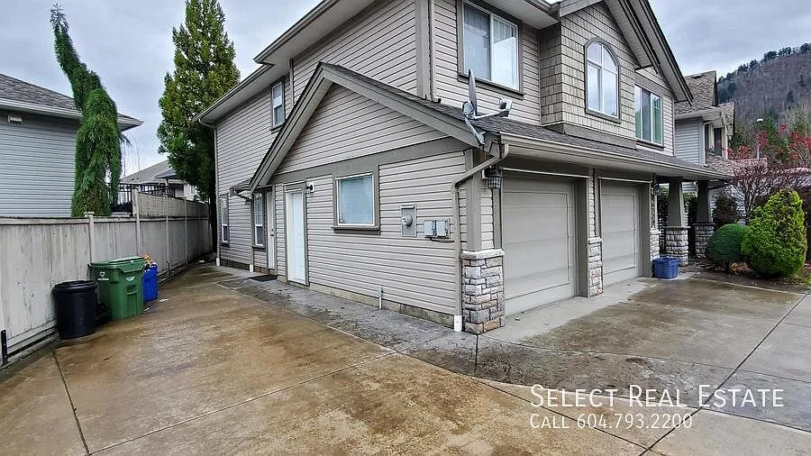 2 bed, 900 sqft, $1,400 — Photo 1