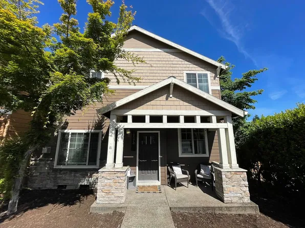 19573 Hummingbird Loop, Oregon City, OR 97045