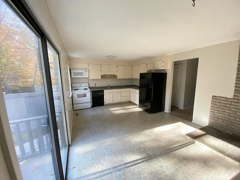 48 Hitching Post Ln — Photo 4