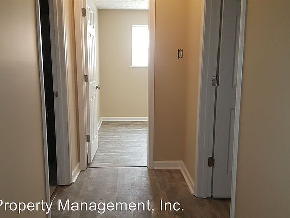 5th image of 348 Stratford Ave
