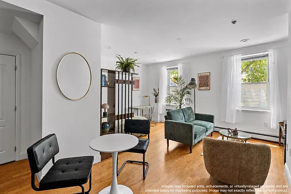 Living room, photo 1