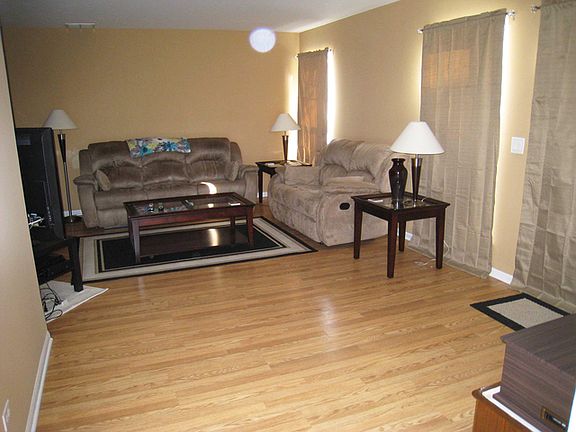 3rd image of 748 Old Creek Ct