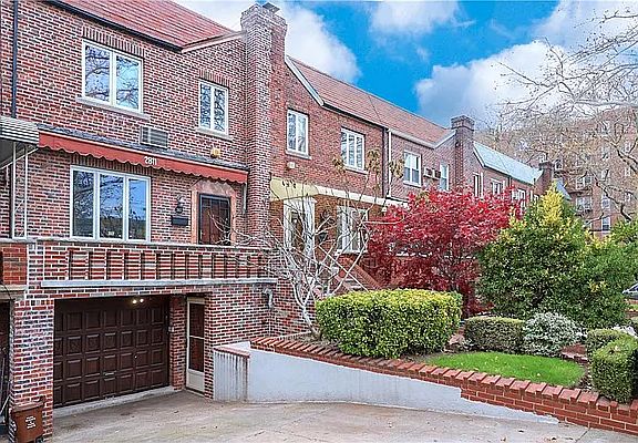 2nd image of 2811 Avenue Y