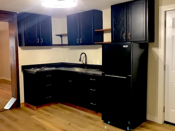 215 W 8th St #4, Connersville, IN 47331